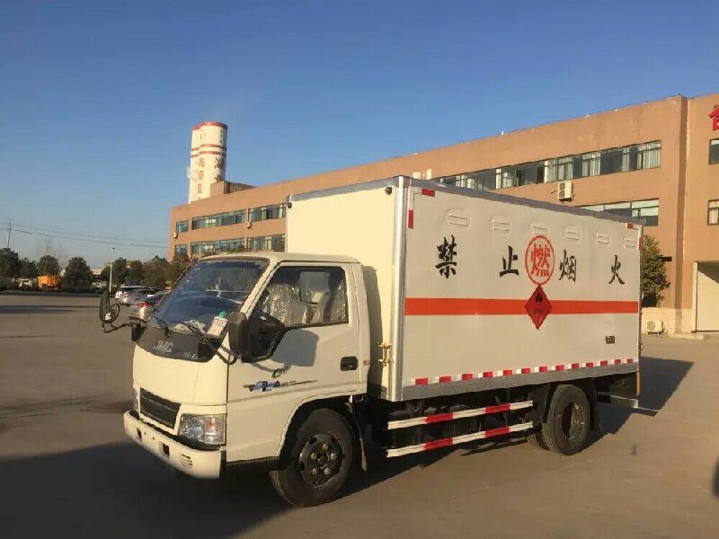 昆明到林芝地區(qū)巴宜區(qū)貨運(yùn)公司